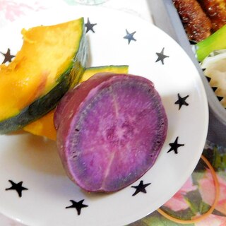 お弁当にさし色～かぼちゃと紫イモ～